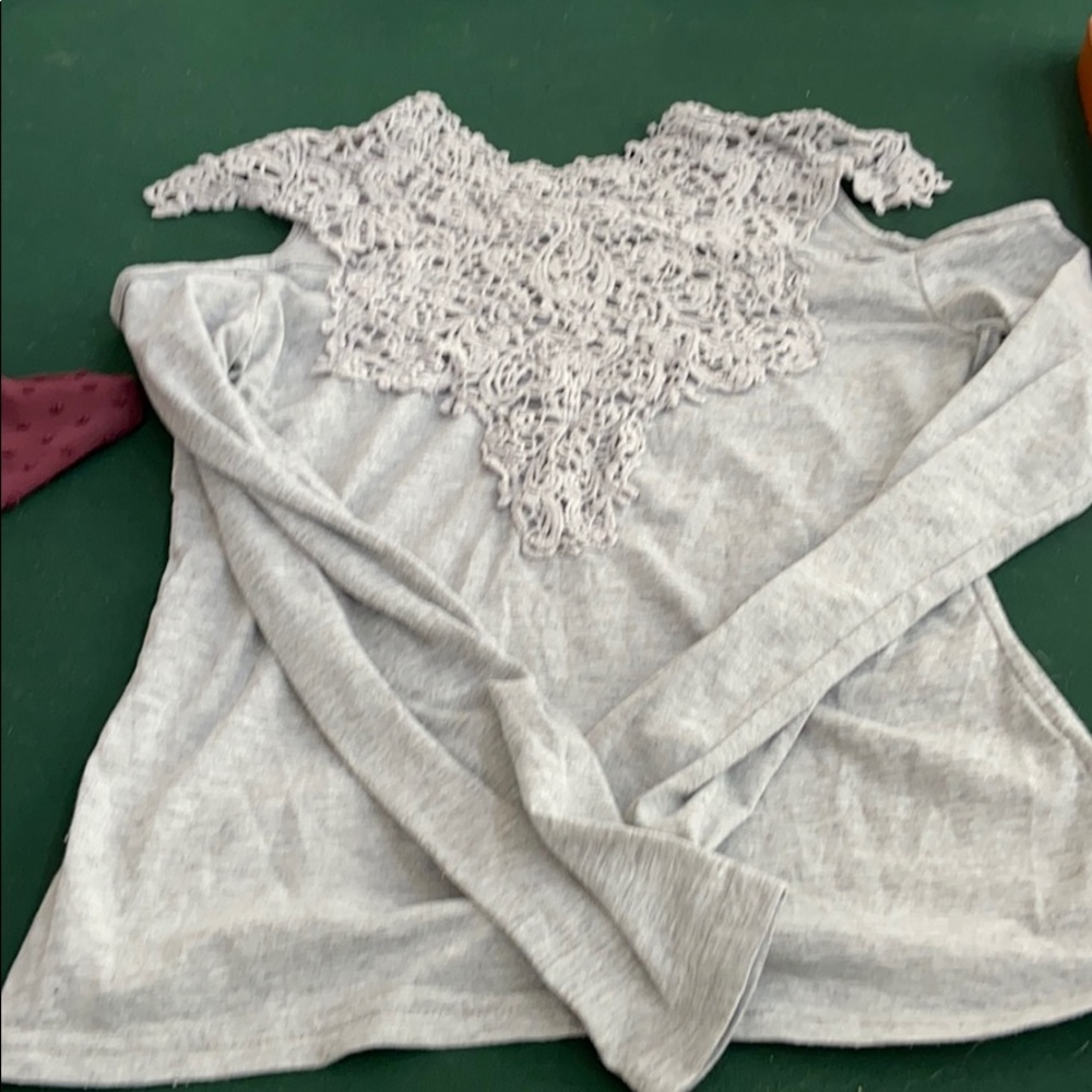 Gray long sleeve t-shirt
